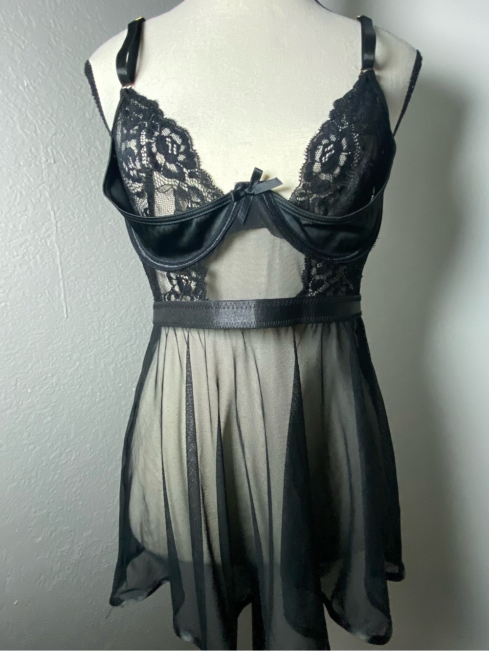 Hustler Black Lace, Mesh & Satin Split Back Chemise Size Medium